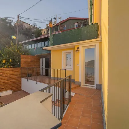 100 - Ginestra, Ampia Terrazza 120m2 Vista Mare 10 Minuti A Piedi Spiaggia, 3 Da Letto *